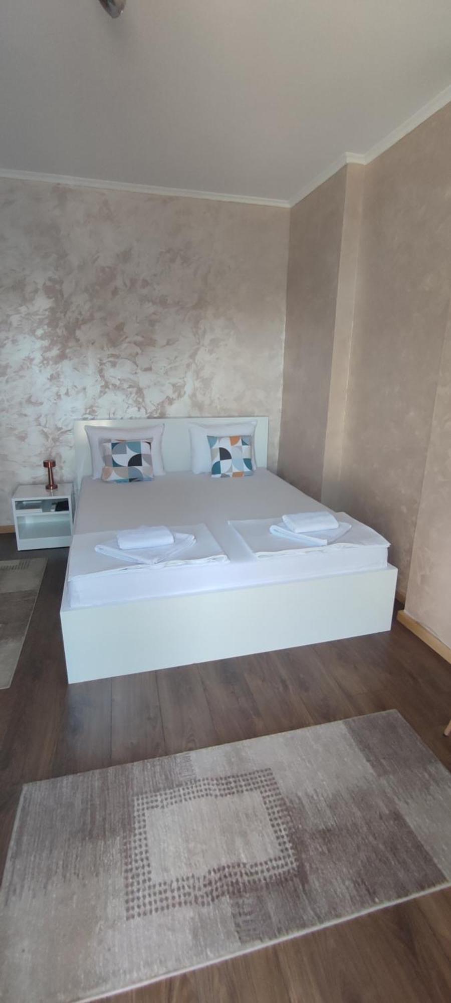 Menrat Daire Novi Sad Dış mekan fotoğraf
